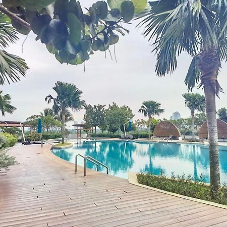 1519 Almas Suites Seaview Sunrise Netflix By Stay Нусаджайя Экстерьер фото